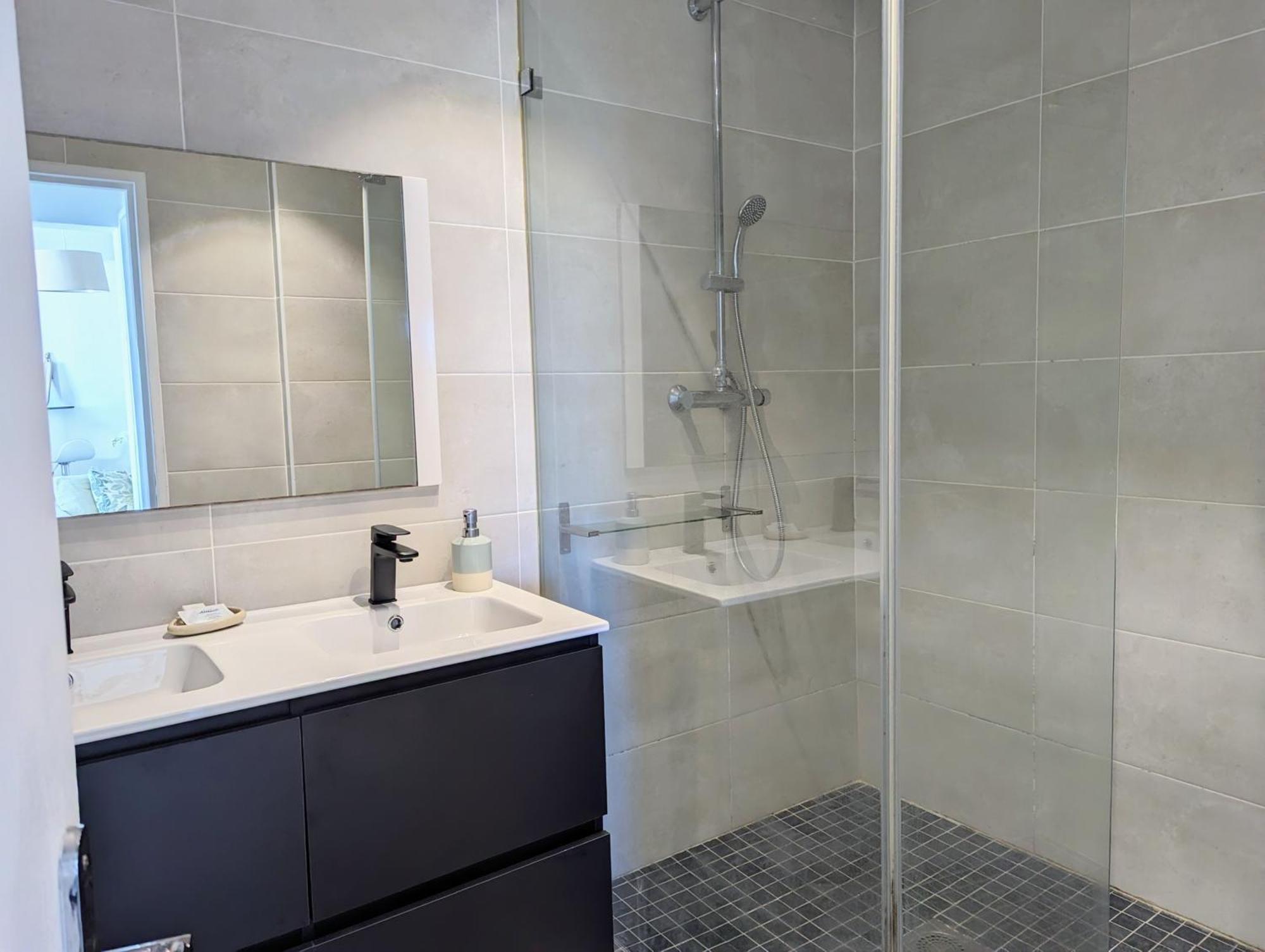 Cap Saint Gilles - T3 Vue Sur Le Port Apartment Exterior foto